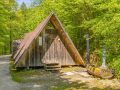 8-Holzchalets-direkt-am-Fluss-scaled